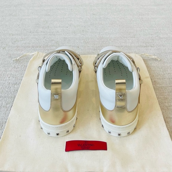 Valentino Rockstud Metallic-Trimmed Leather Sneakers - Picture 5 of 10